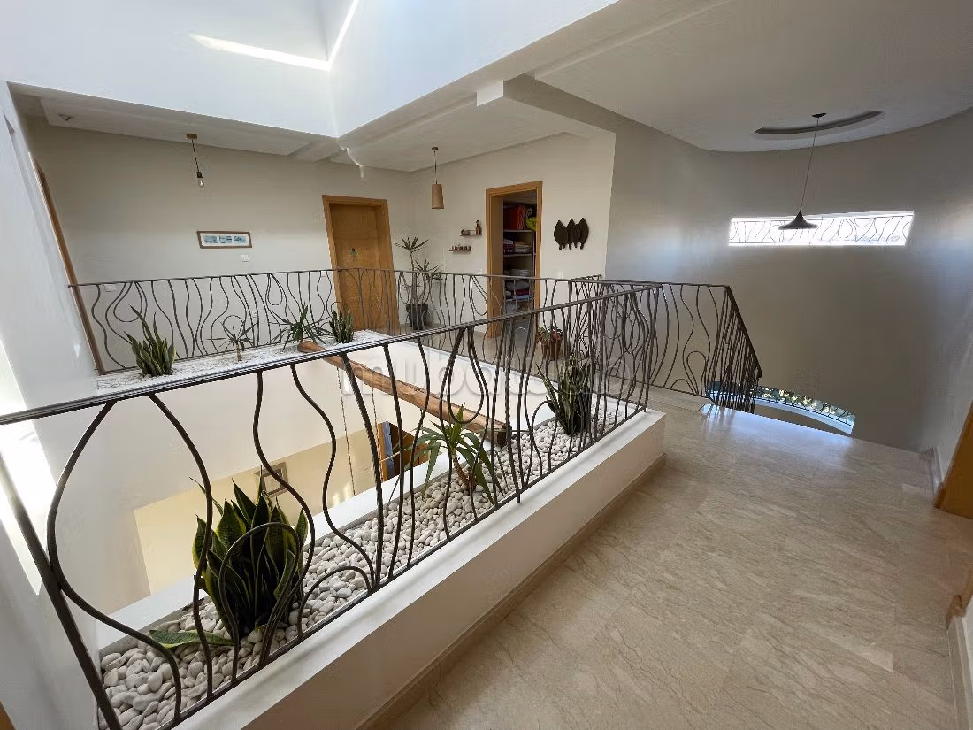 Te koop: villa's en luxe woningen. 8 Ruimtes. Open haard en privézwembad. 