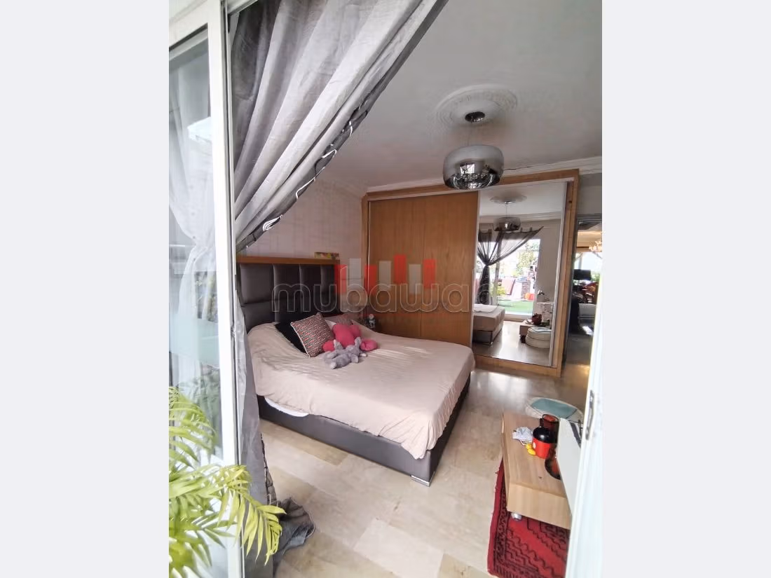 Fabulous apartment for sale in Les princesses. Large area 163 m². Carpark and elevator. 