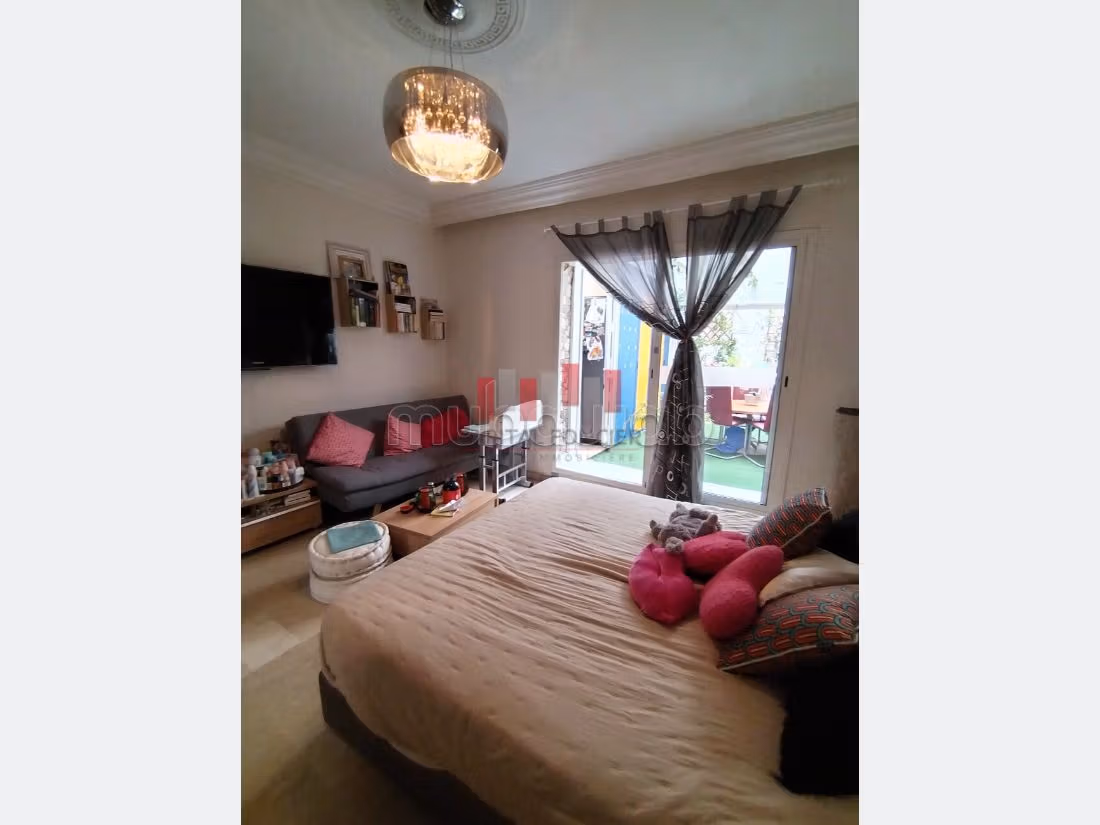 Fabulous apartment for sale in Les princesses. Large area 163 m². Carpark and elevator. 