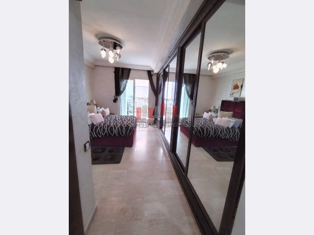 Fabulous apartment for sale in Les princesses. Large area 163 m². Carpark and elevator. 