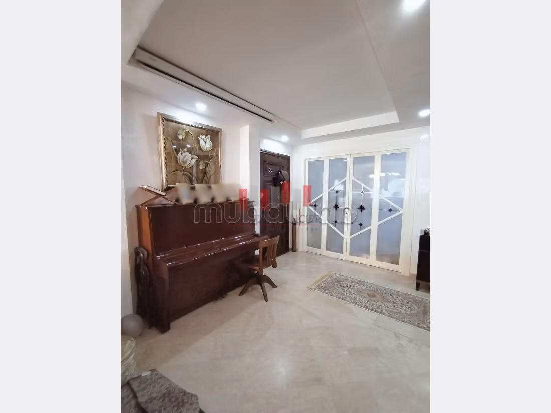 Fabulous apartment for sale in Les princesses. Large area 163 m². Carpark and elevator. 