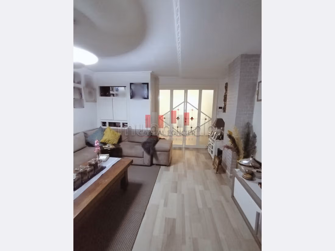 Fabulous apartment for sale in Les princesses. Large area 163 m². Carpark and elevator. 