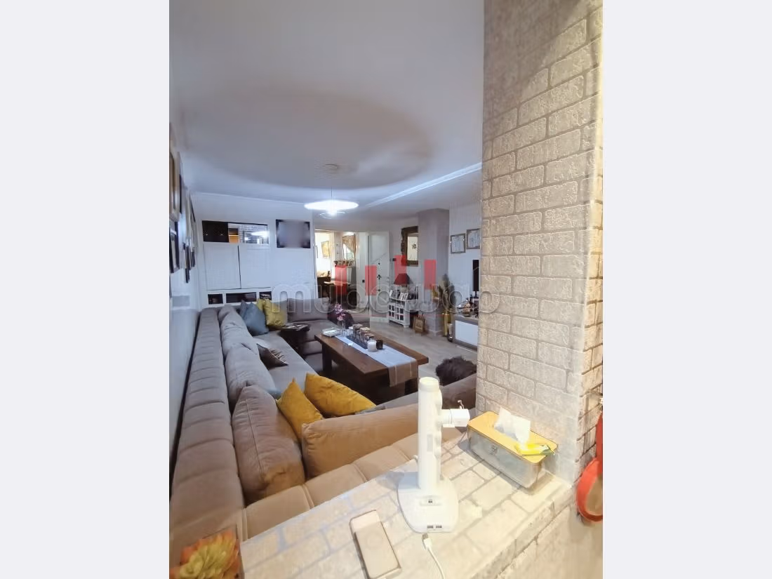 Fabulous apartment for sale in Les princesses. Large area 163 m². Carpark and elevator. 