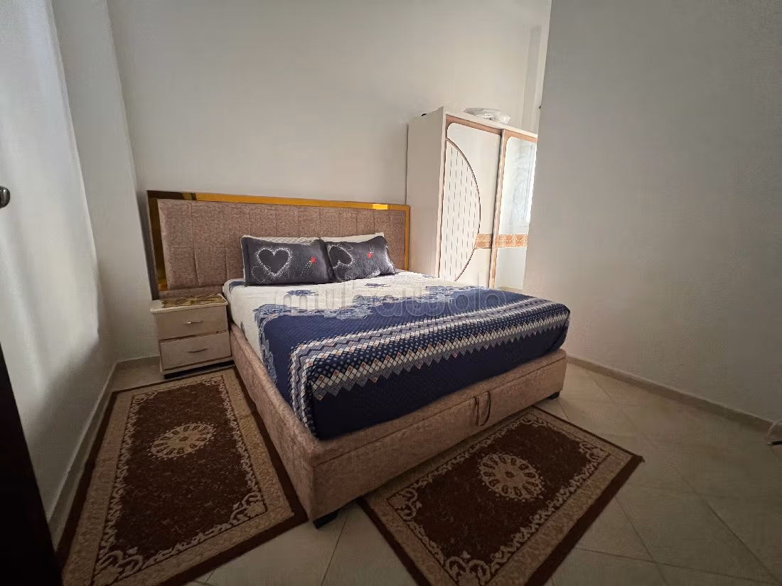 Apartments for rent in Tanja Balia. 3 rooms. Typical Moroccan living room, secured residence.