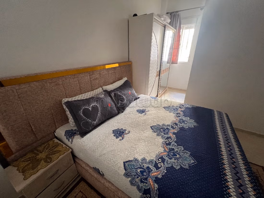 Apartments for rent in Tanja Balia. 3 rooms. Typical Moroccan living room, secured residence.