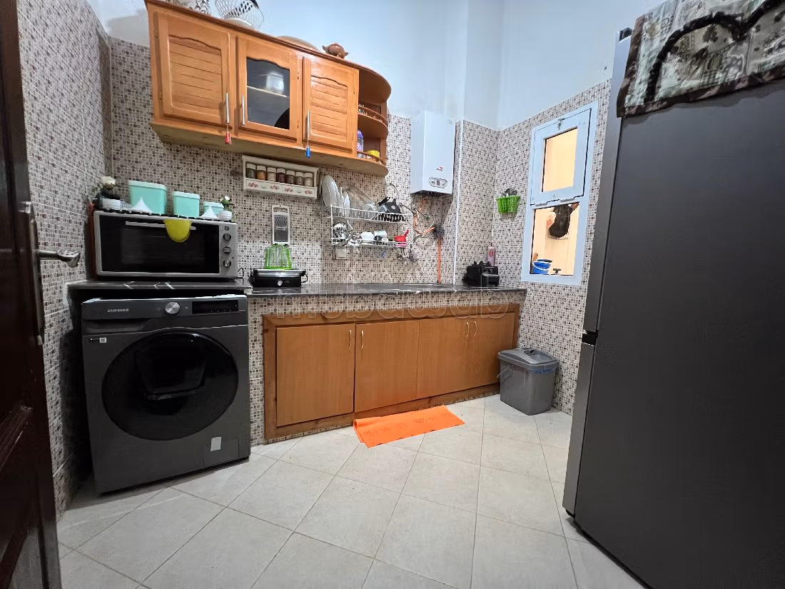 Apartments for rent in Tanja Balia. 3 rooms. Typical Moroccan living room, secured residence.