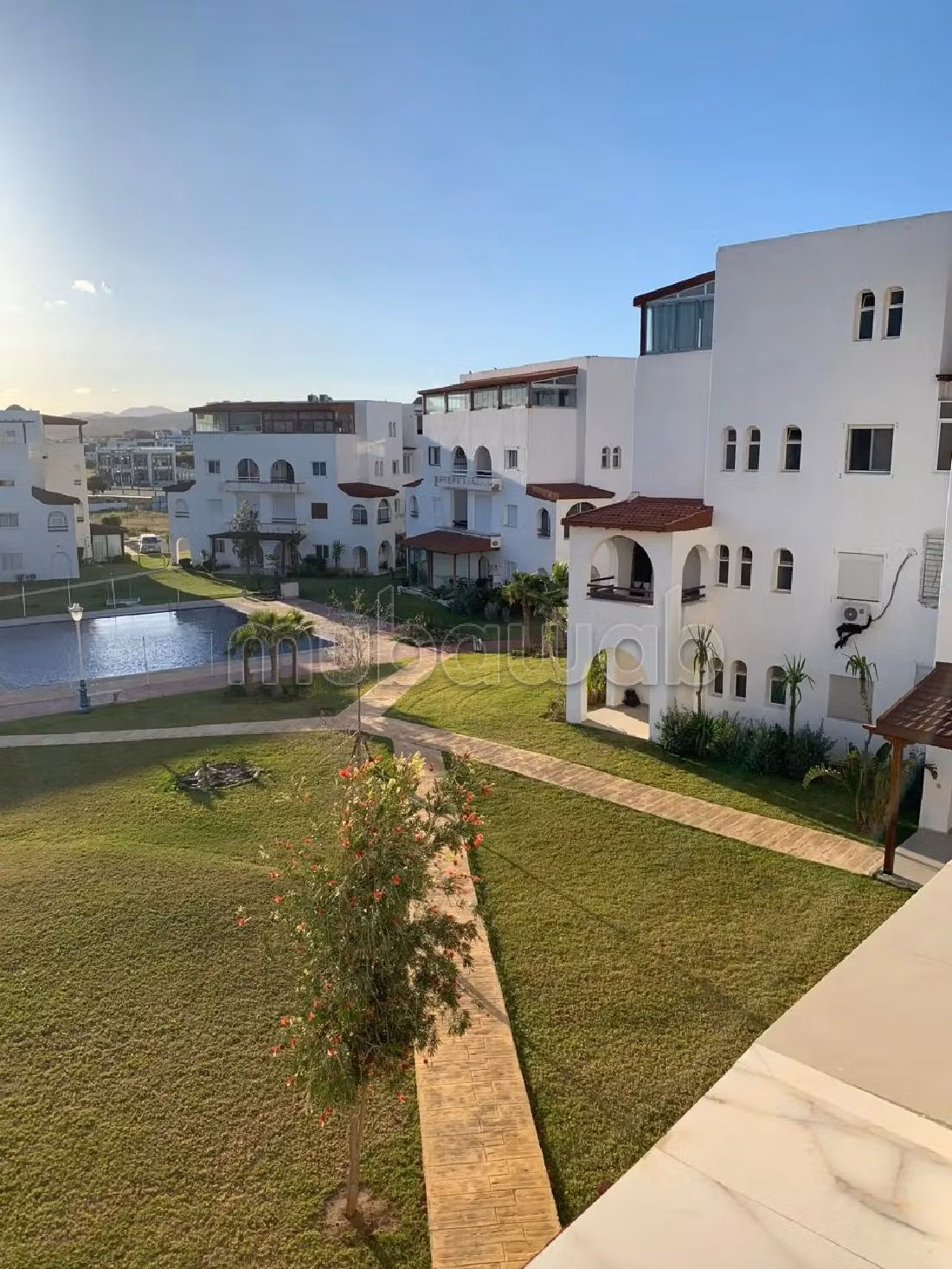 Busca pisos en venta. 3 habitaciones grandes. Amueblado