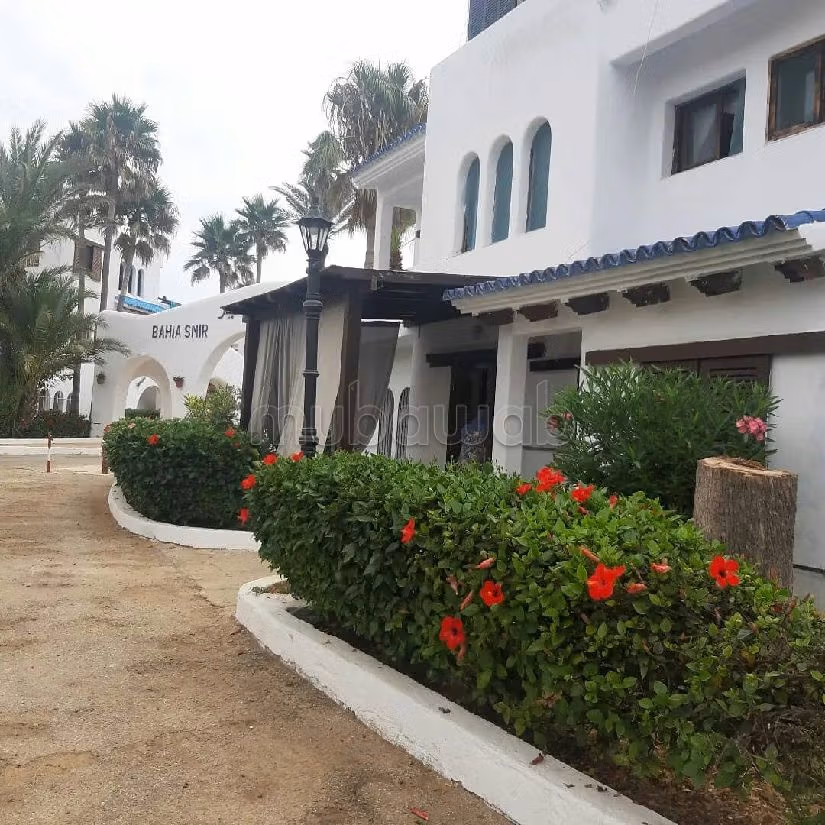 Busca pisos en venta. 3 habitaciones grandes. Amueblado