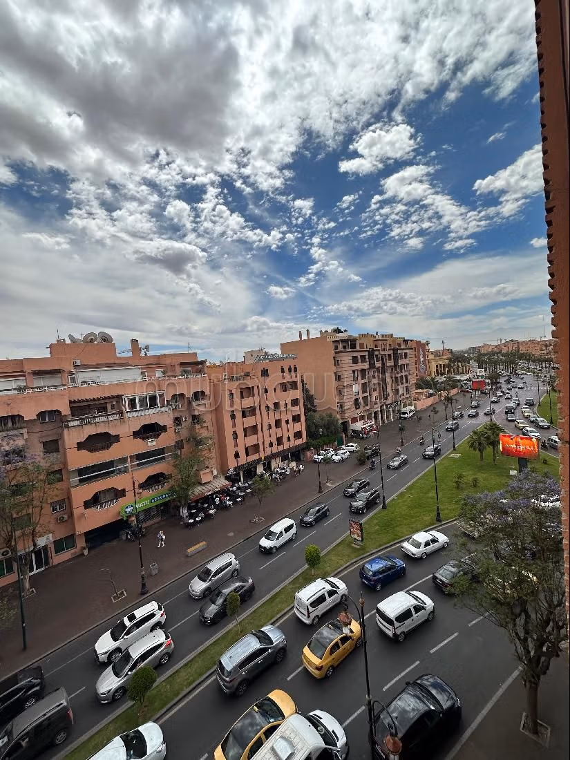 Chambre salon à côté la gare du train centre de Gu