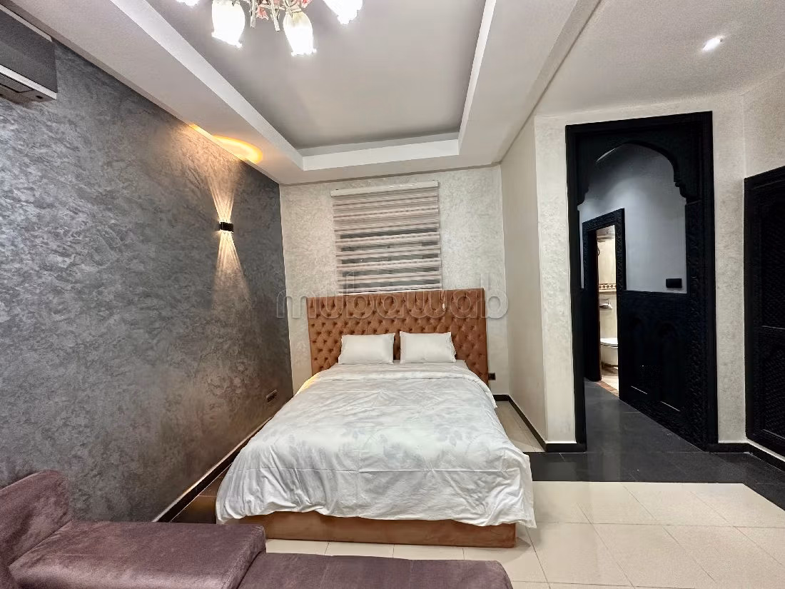 Chambre salon à côté la gare du train centre de Gu