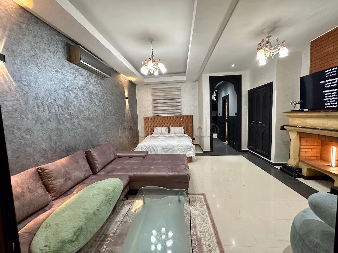 Chambre salon à côté la gare du train centre de Gu