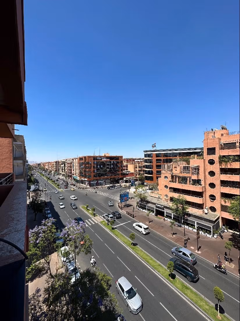 Chambre salon à côté la gare du train centre de Gu