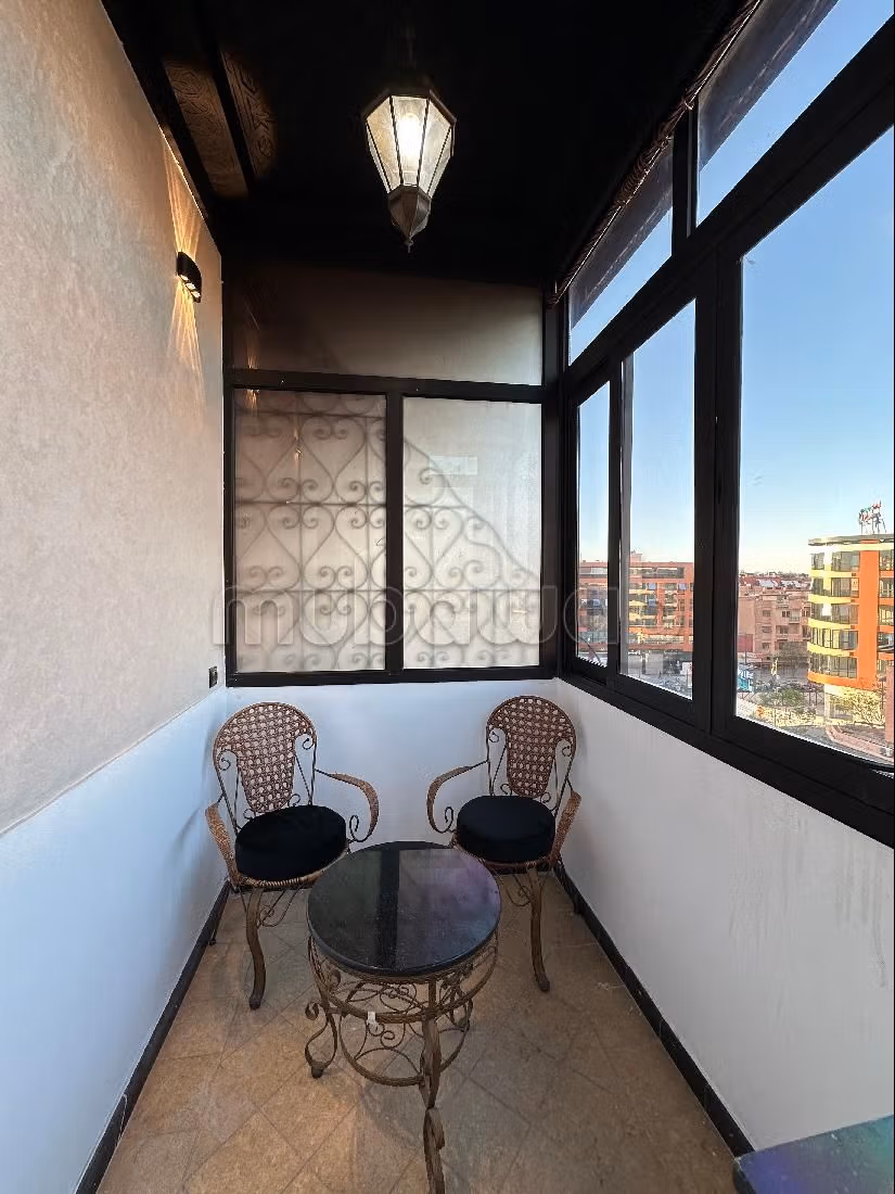 Chambre salon à côté la gare du train centre de Gu