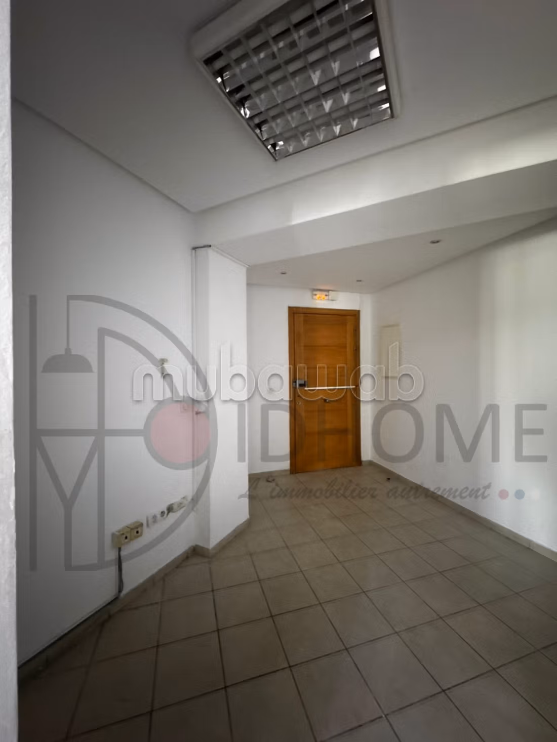 Offices for rent in Centre Urbain Nord. Large area 125 m². Residence with caretaker, general air conditioning