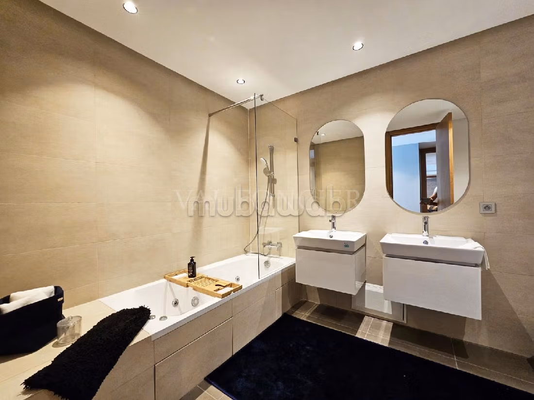 Location appartement exceptionnel 210m2 meublé moderne avec terrasse à Anfa Place