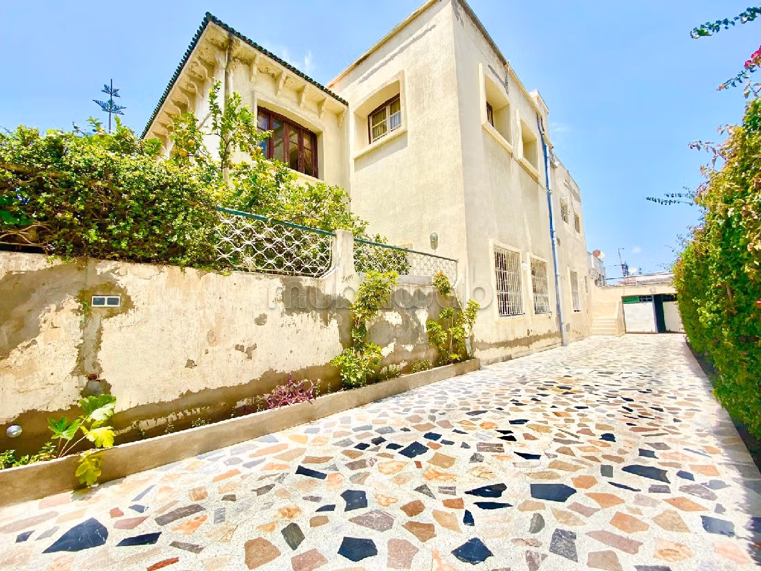 Villa di lusso in vendita a Polo. 8 ampi locali. Riscaldamento