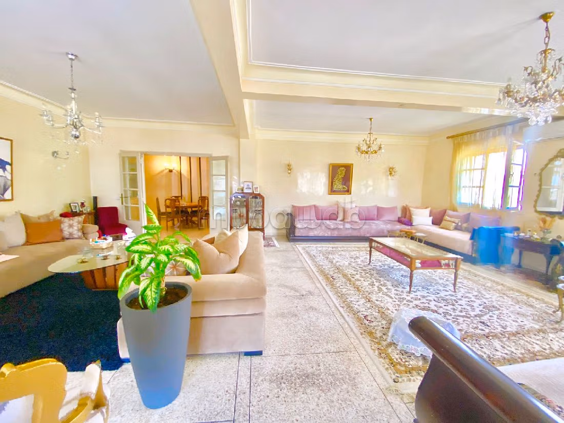 Villa di lusso in vendita a Polo. 8 ampi locali. Riscaldamento