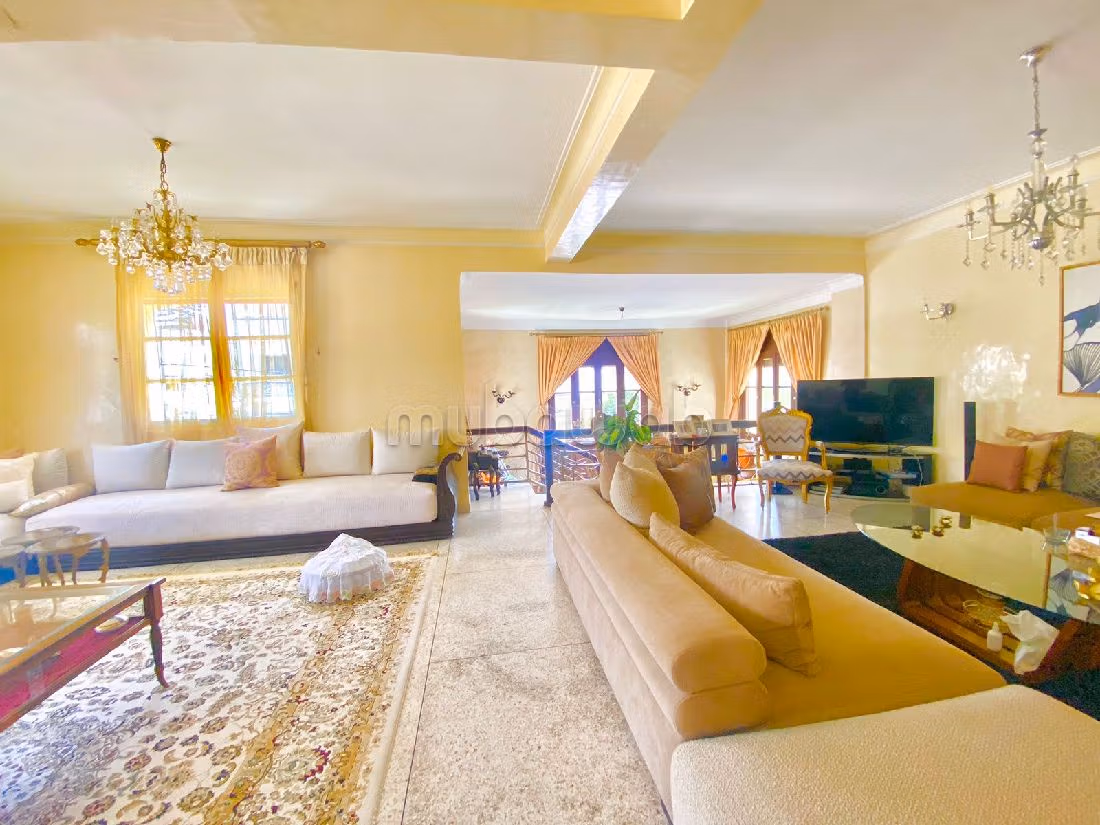 Villa di lusso in vendita a Polo. 8 ampi locali. Riscaldamento