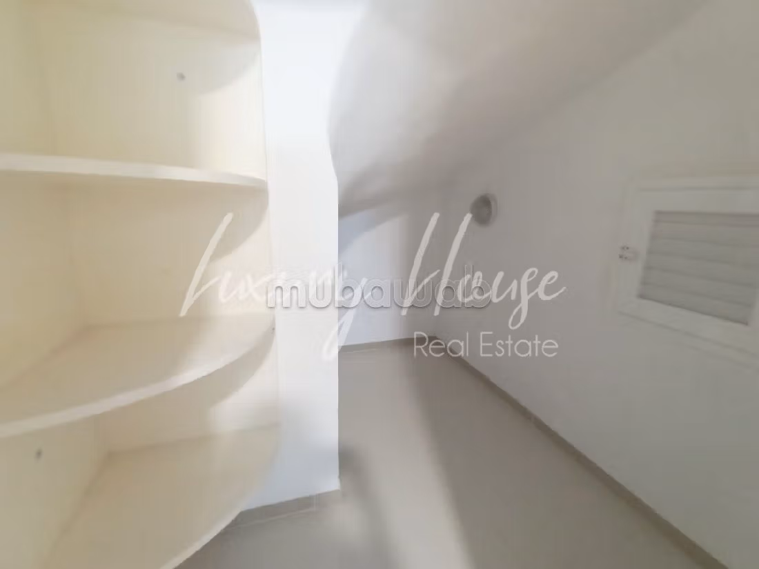 Bellissima casa in affitto. 5 belle camere da letto. Piscina e camino