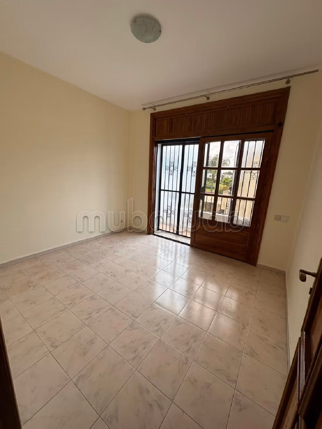 Villa à Louer de 421.0 m² à Rabat, Riyad Extension