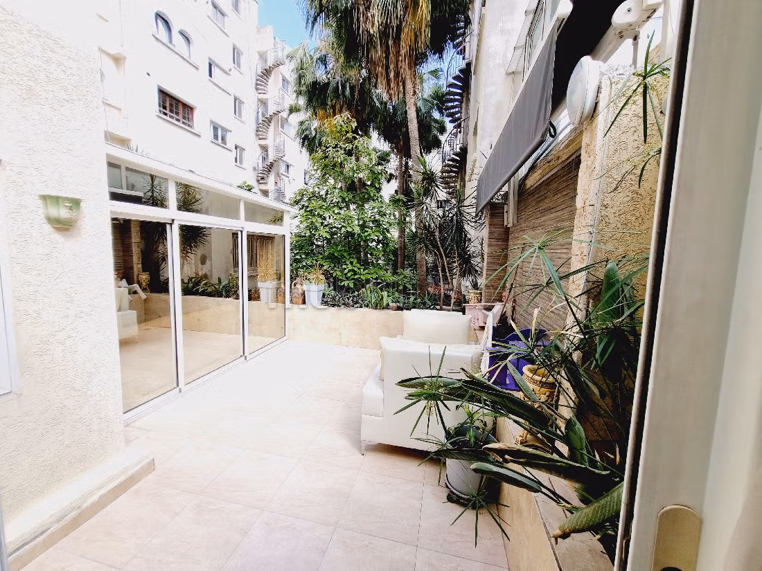Appartamento in vendita a Burger. 3 camere da letto. Terrazzo e giardino