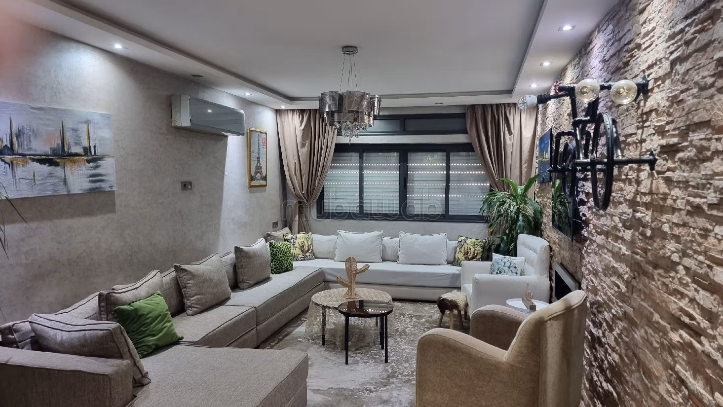 Appartement à Vendre de 88.0 m² à Casablanca, Lekrimat