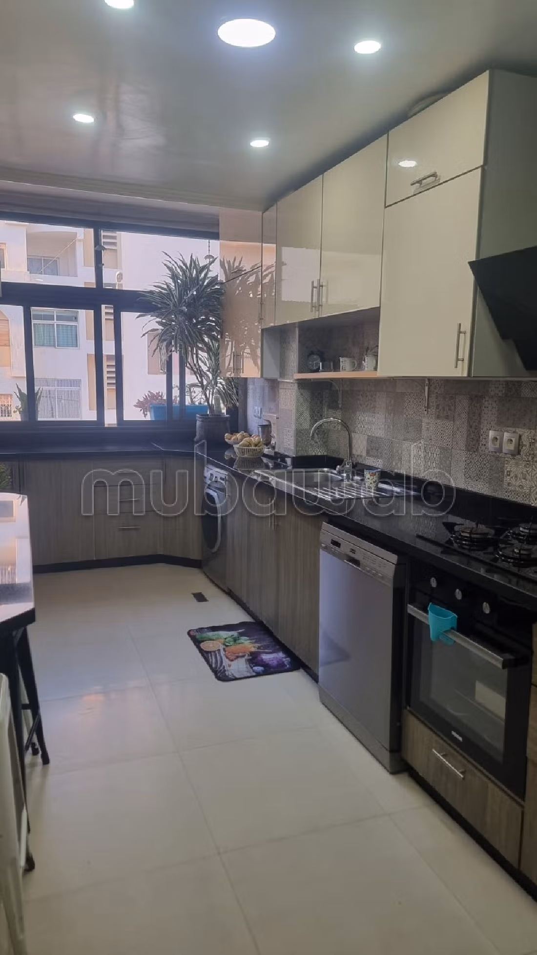 Vendita appartamento a Lekrimat. Superficie di 88 m². Posto auto e ascensore