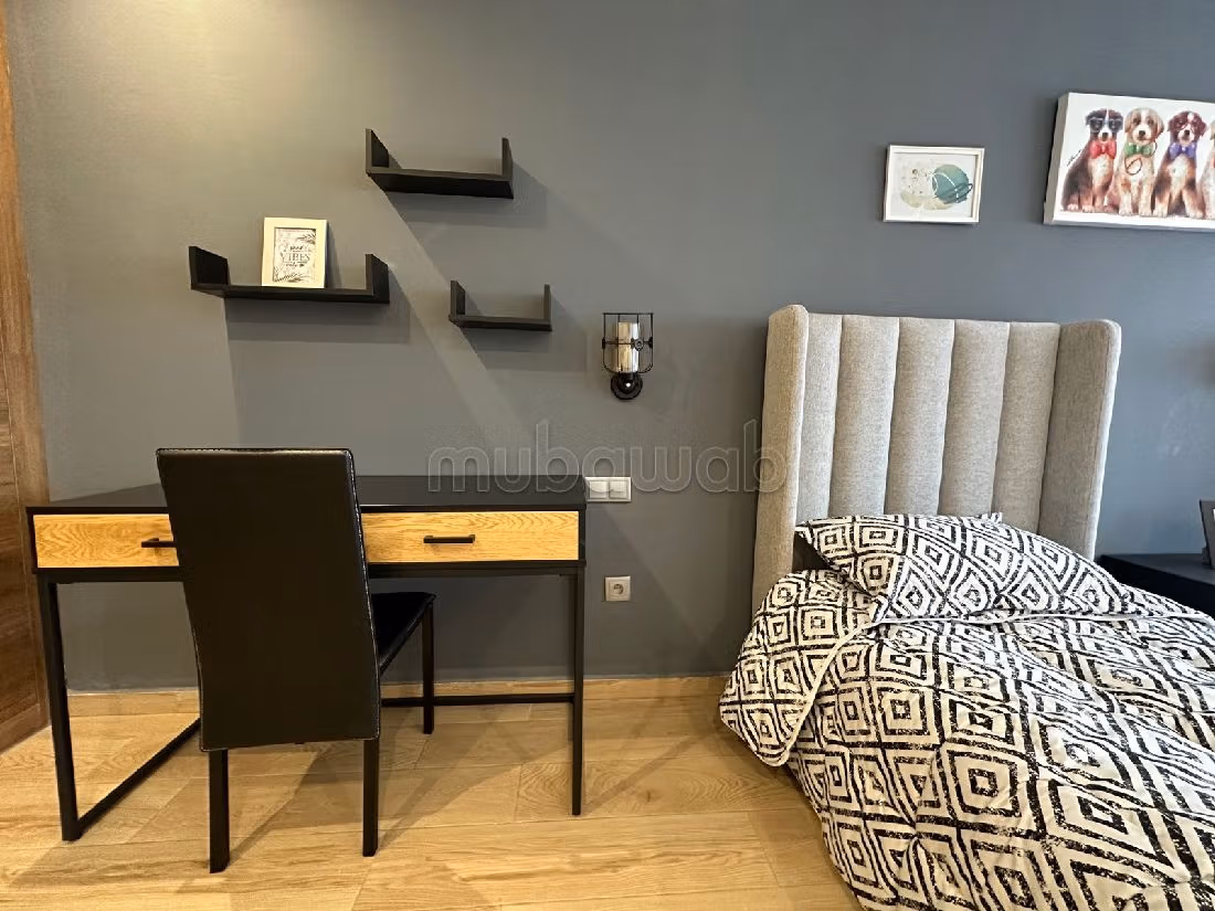 Rent this apartment in Beauséjour. Large area 162 m². Carpark and elevator