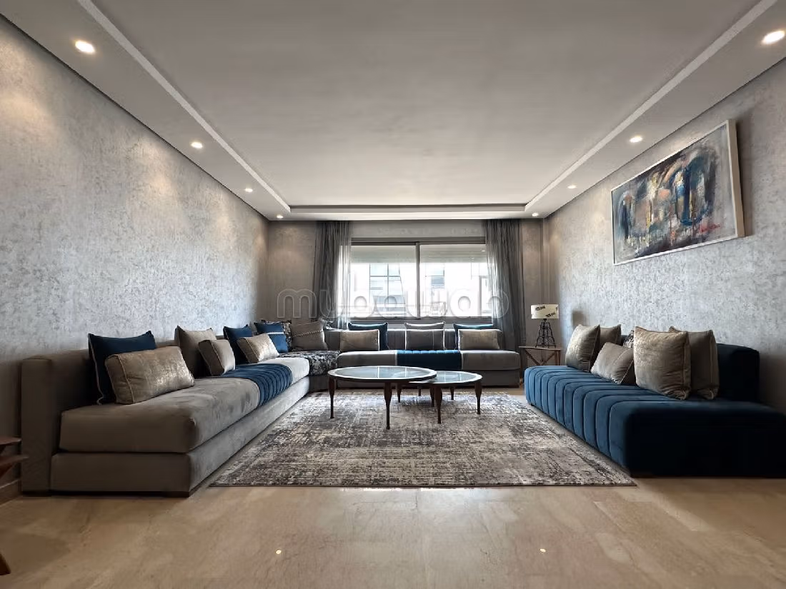 Rent this apartment in Beauséjour. Large area 162 m². Carpark and elevator