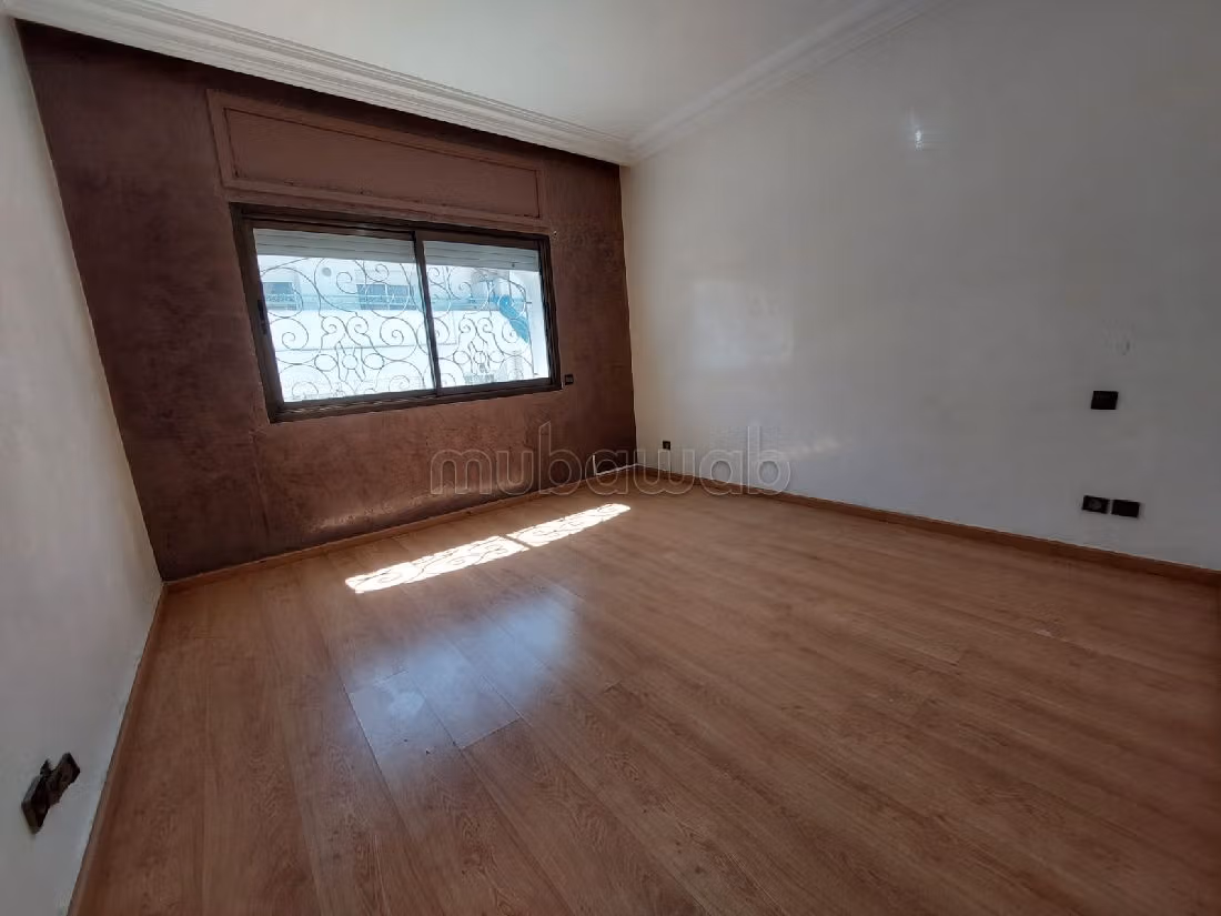 Apartment to purchase in Triangle d'Or. 5 rooms. Lift