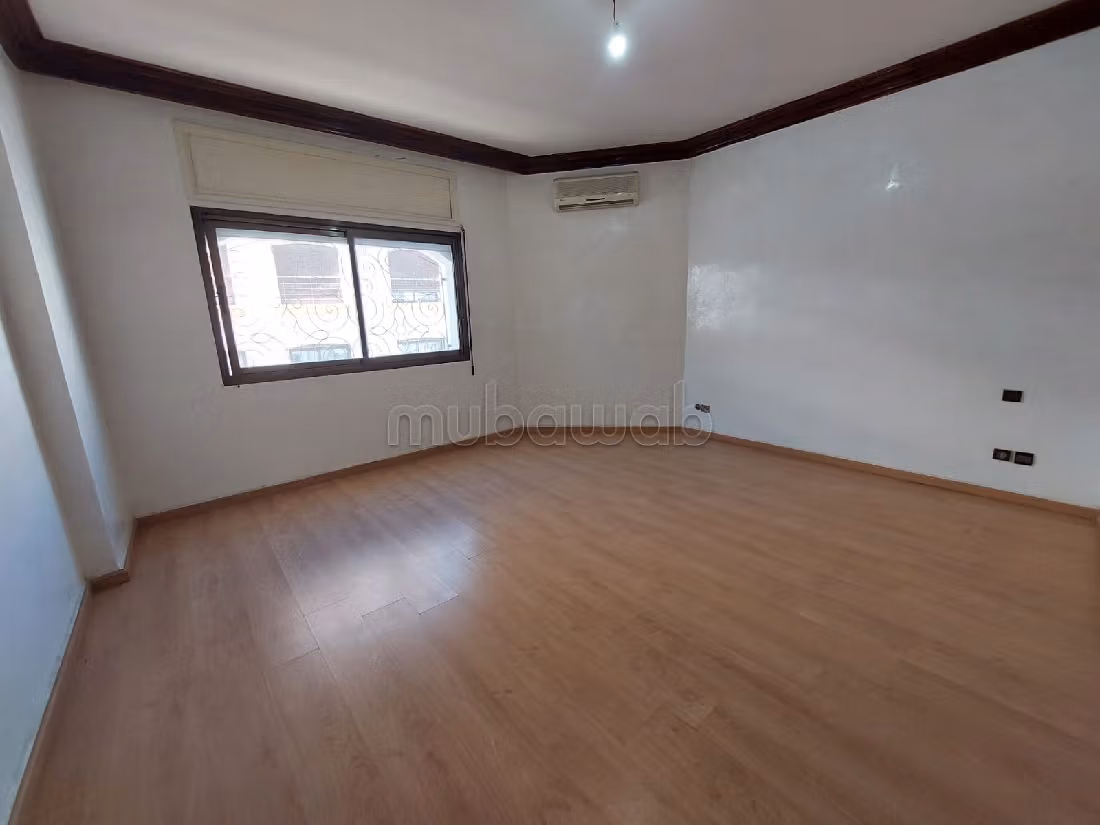 Apartment to purchase in Triangle d'Or. 5 rooms. Lift