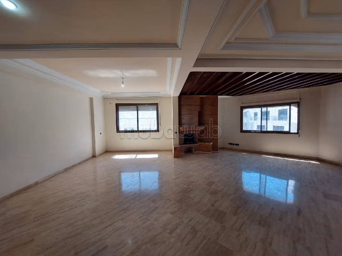 Apartment to purchase in Triangle d'Or. 5 rooms. Lift