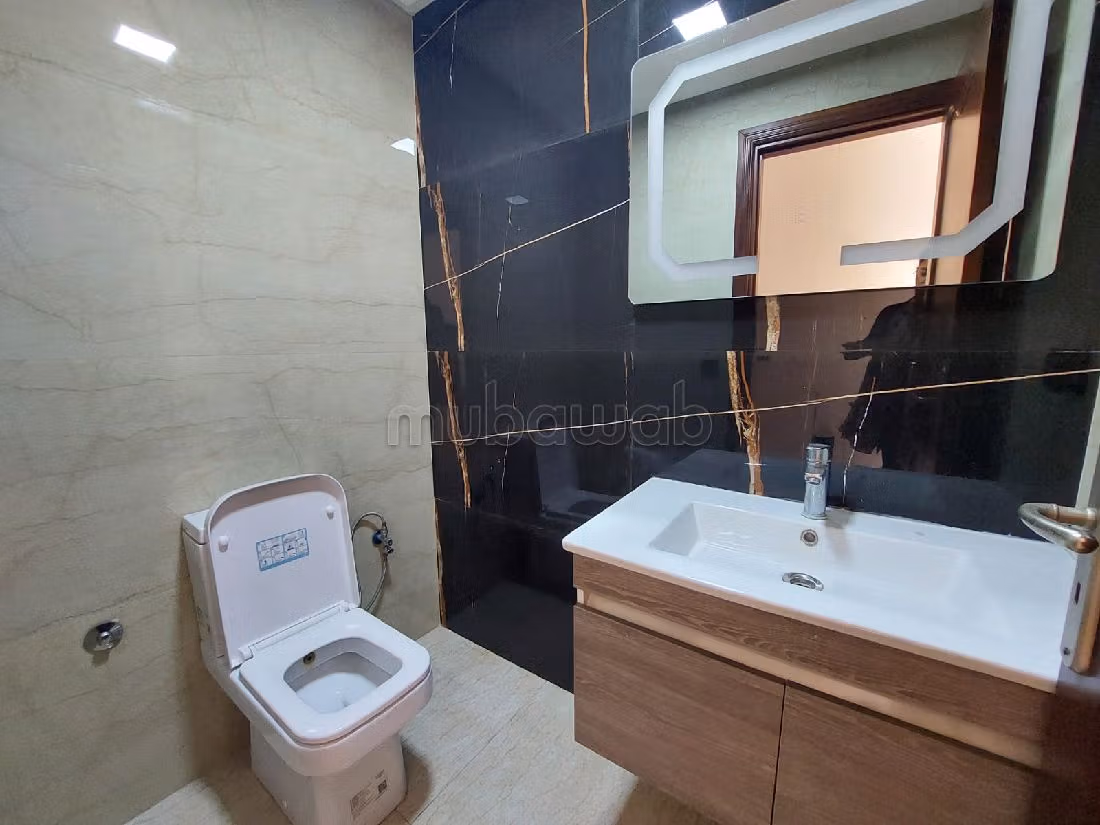 Apartment to purchase in Triangle d'Or. 5 rooms. Lift