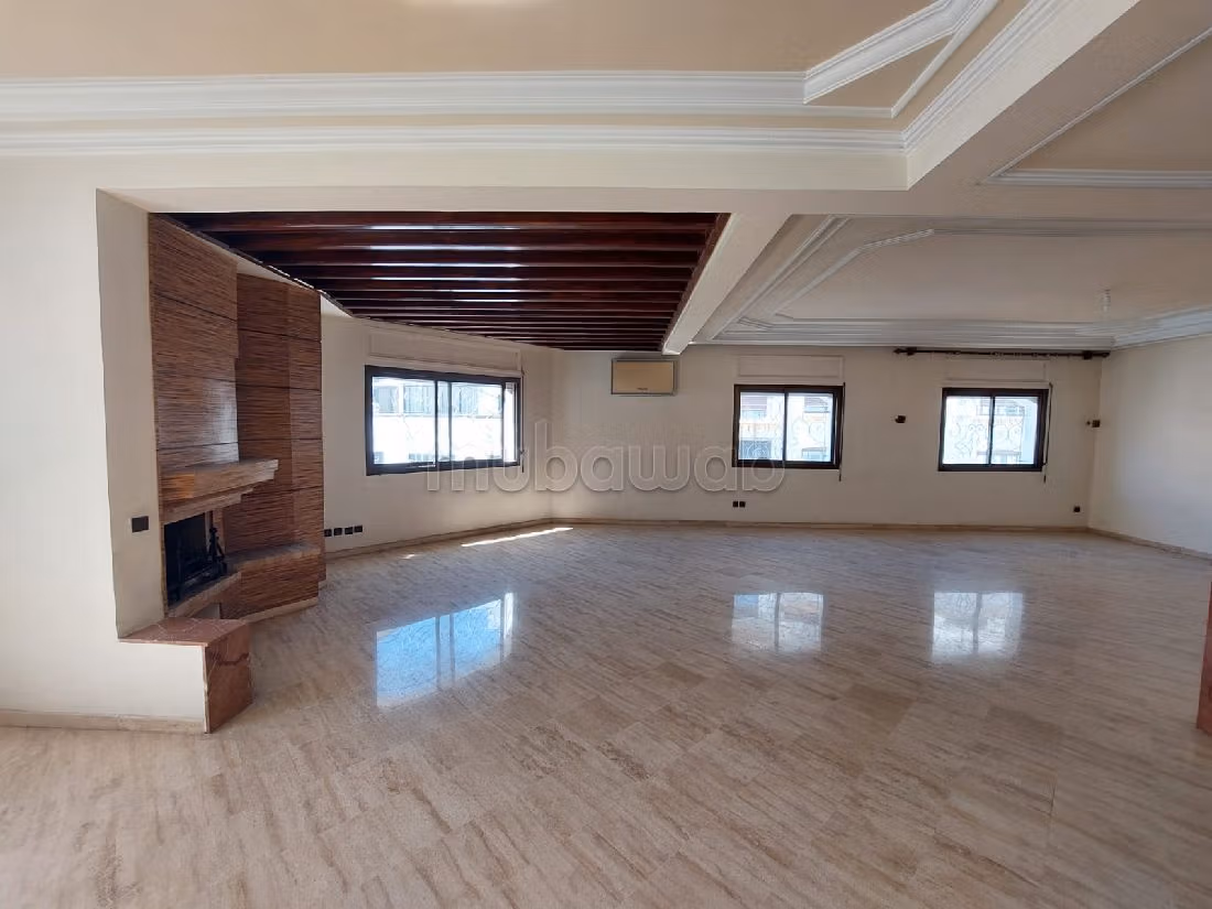 Apartment to purchase in Triangle d'Or. 5 rooms. Lift