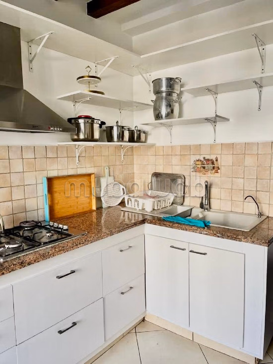 Apartment for sale. 3 rooms. Carpark and garden