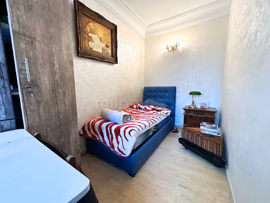 Splendido appartamento da acquistare a Benjdia. 4 locali spaziosi. Garage e terrazzo