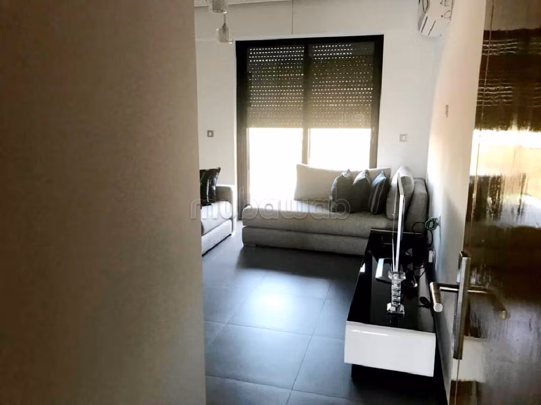 Apartment to purchase in Gauthier. 5 comfortable rooms. With Lift, Carpark