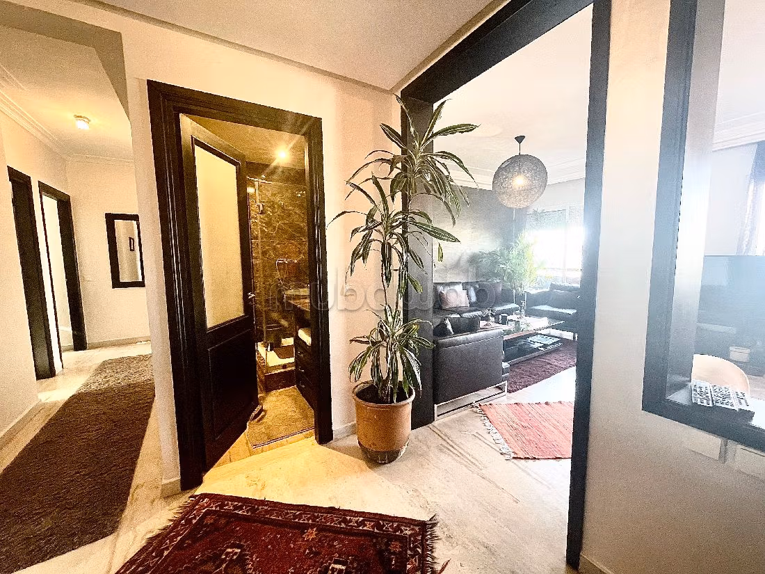 Appartamento da acquistare a Bourgogne Est. Superficie di 145 m². Splendido giardino e comodo posto auto