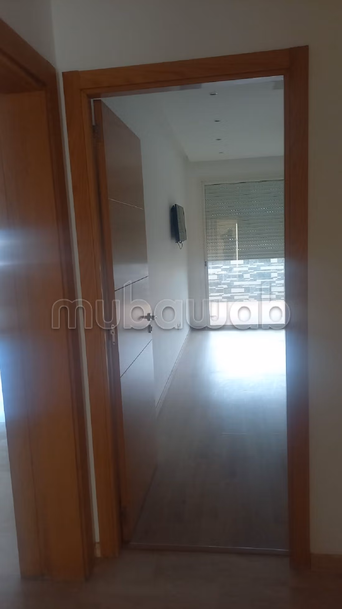 شقة للشراء بدار بوعزة. المساحة 210 م². حديقة ومصعد