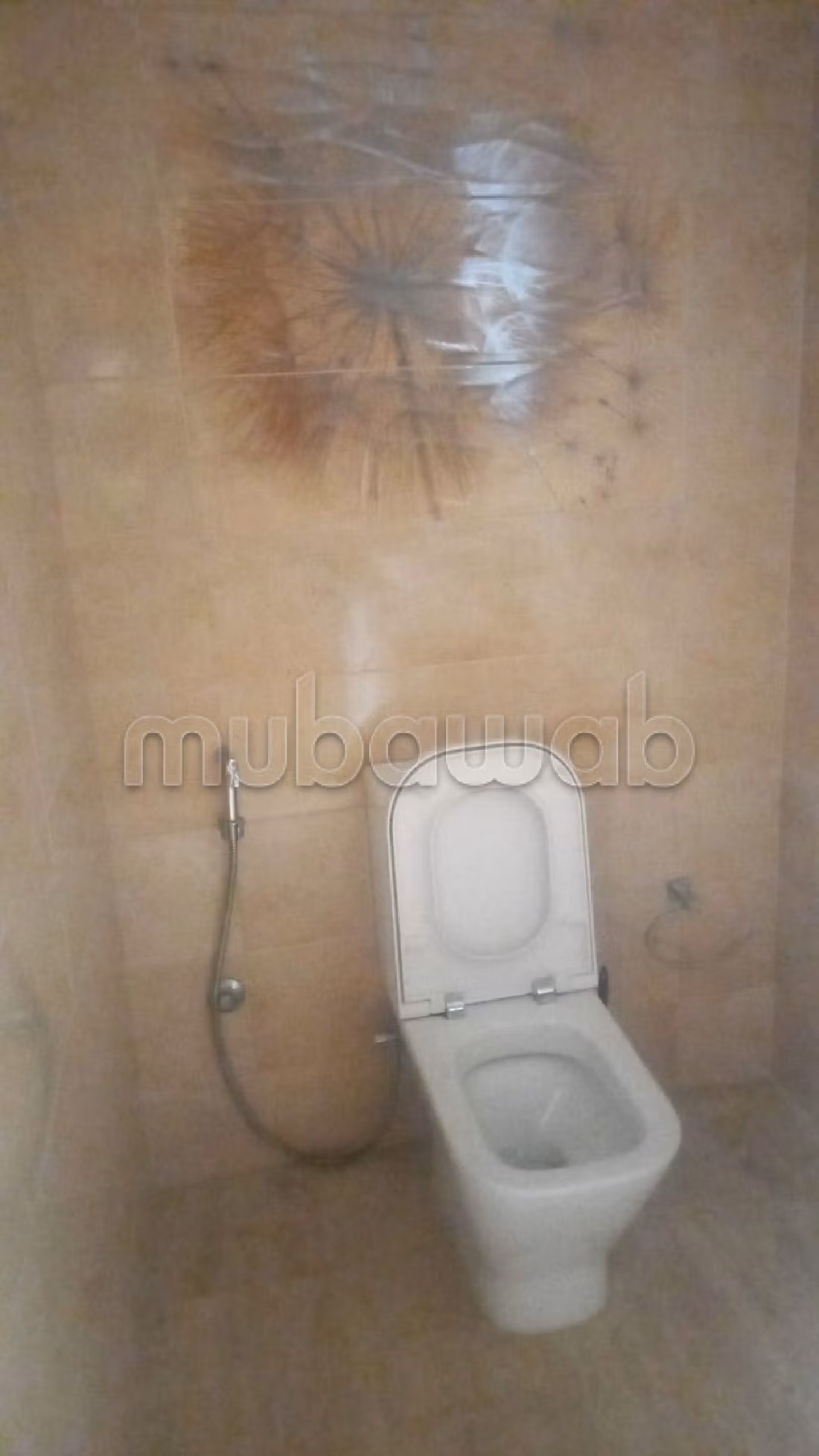 شقة للشراء بدار بوعزة. المساحة 210 م². حديقة ومصعد