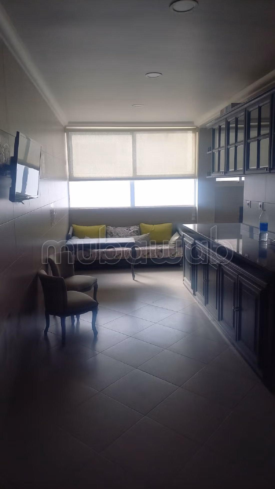 شقة للشراء بدار بوعزة. المساحة 210 م². حديقة ومصعد