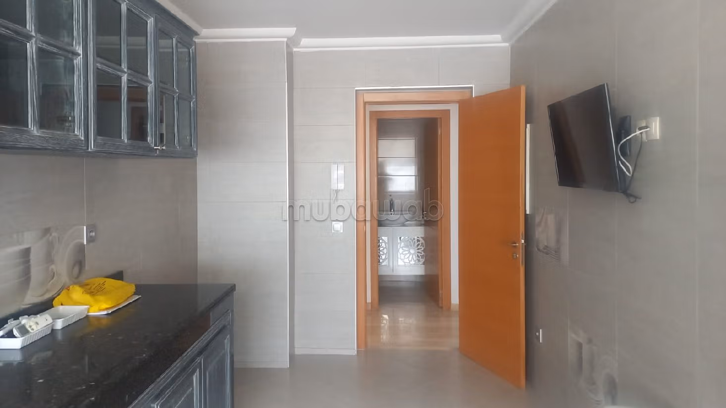 شقة للشراء بدار بوعزة. المساحة 210 م². حديقة ومصعد