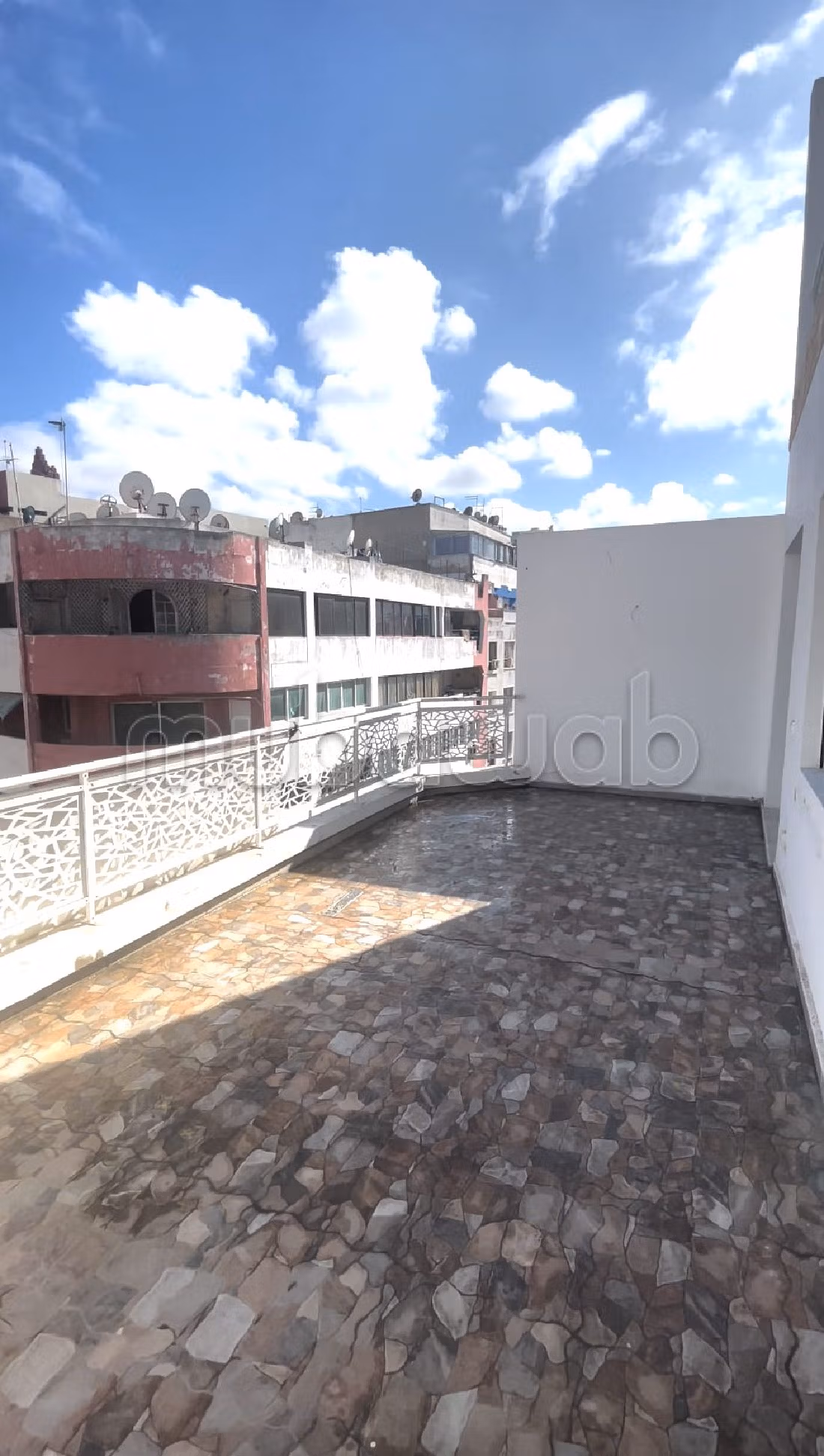 Appartement à Vendre de 128.0 m² à Casablanca, Derb Omar — 3