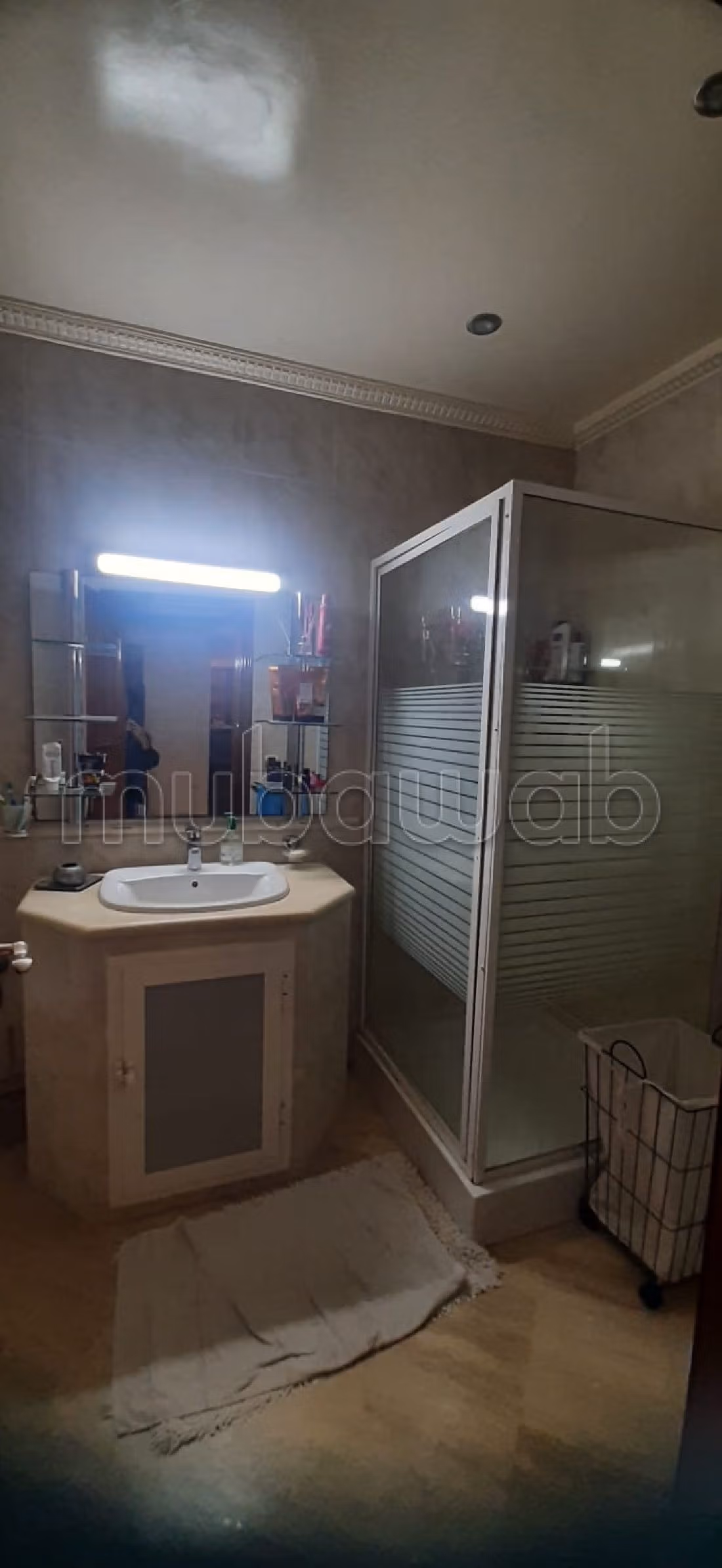 Splendido appartamento in vendita a Burger. 5 locali spaziosi. Garage e ascensore