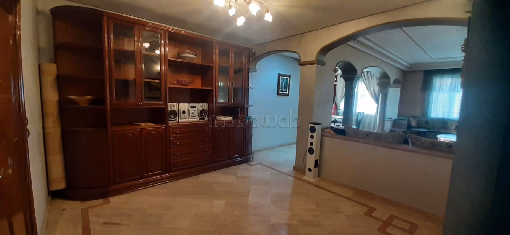 Splendido appartamento in vendita a Burger. 5 locali spaziosi. Garage e ascensore