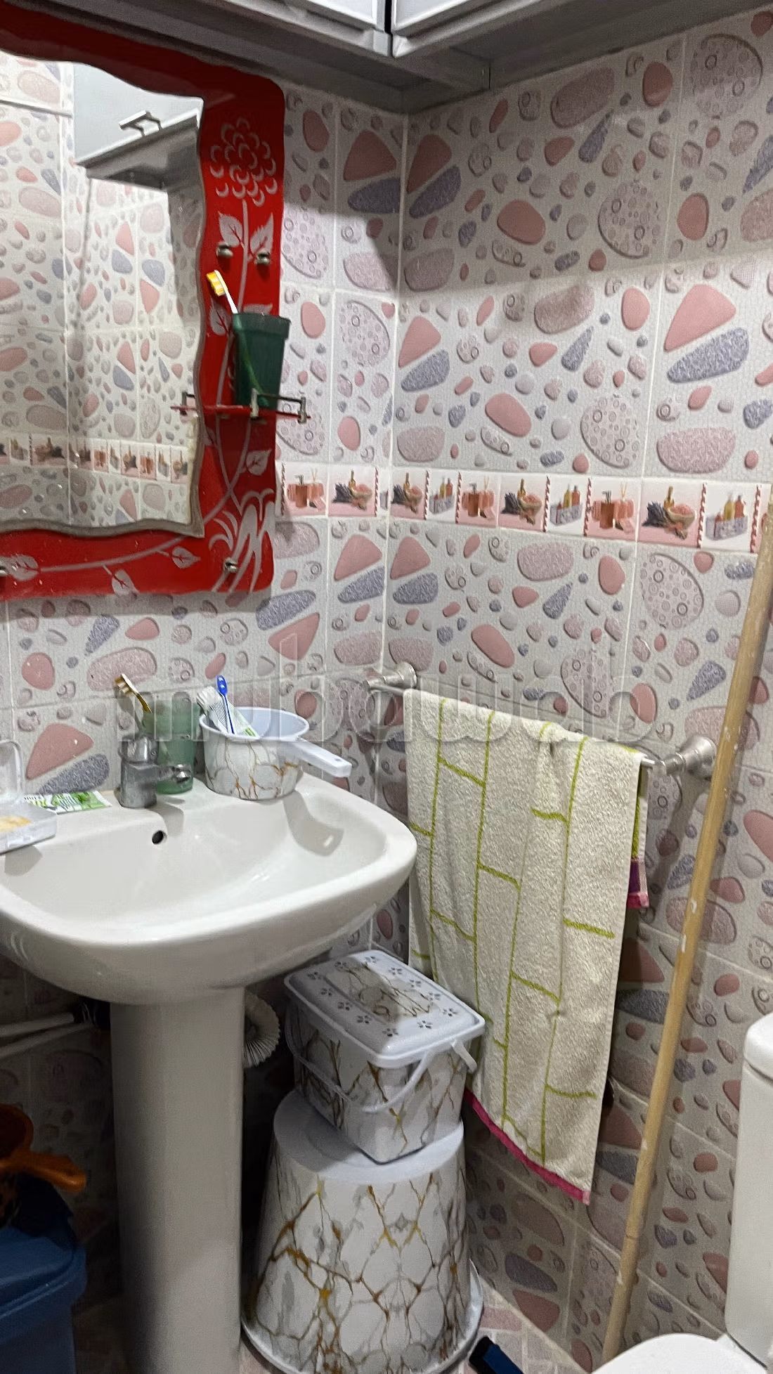 شقة للبيع الطابق الأول حي الفرح الفداء