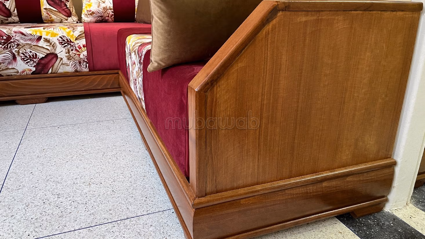 شقة للبيع الطابق الأول حي الفرح الفداء