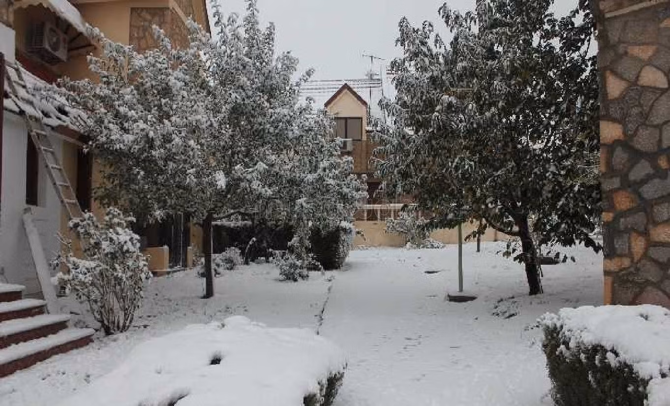 Te koop: villa's en luxe woningen in La belle vue. Totale oppervlakte 245 m². Garage en terras. 