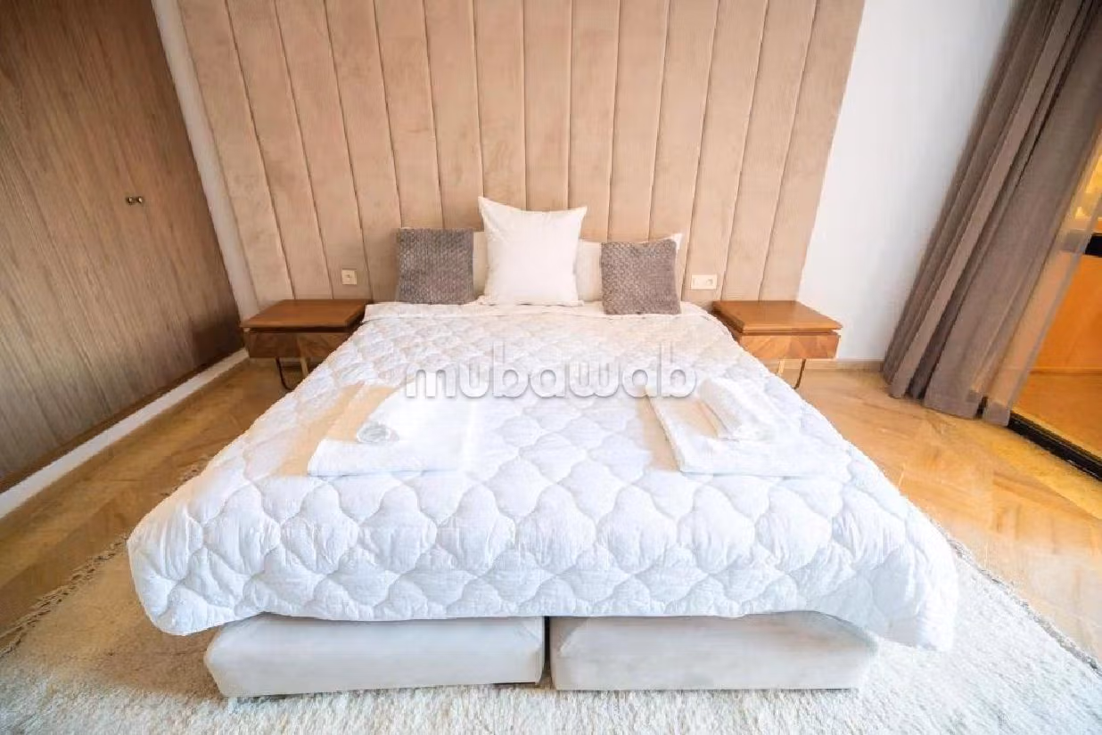 Apartment for rent in Hivernage. Dimension 120 m². Lift and garage