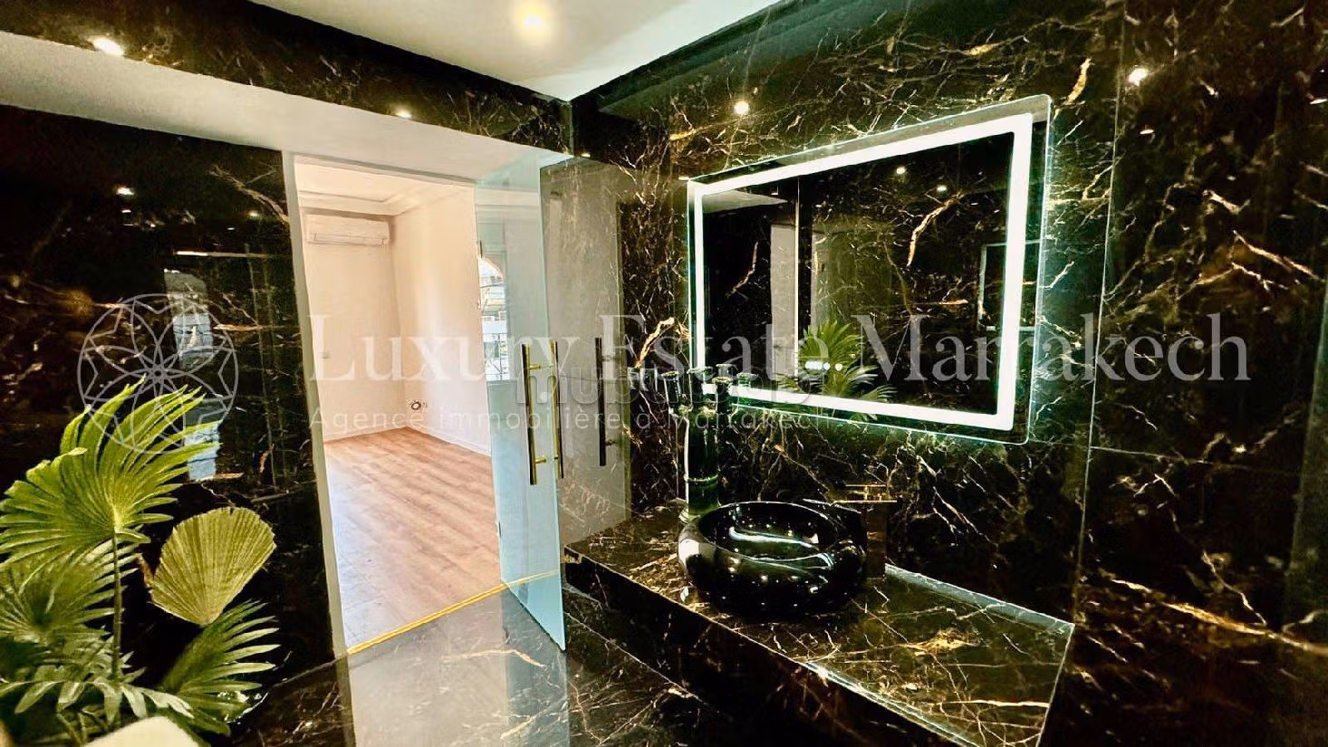 Bonito piso en venta en Camp Al Ghoul. Gran superficie 160 m². Con Ascensor, balcón. 